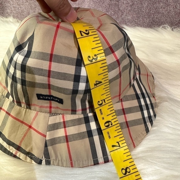 BURBERRY kids reversible classic plaid hat - Picture 4 of 9